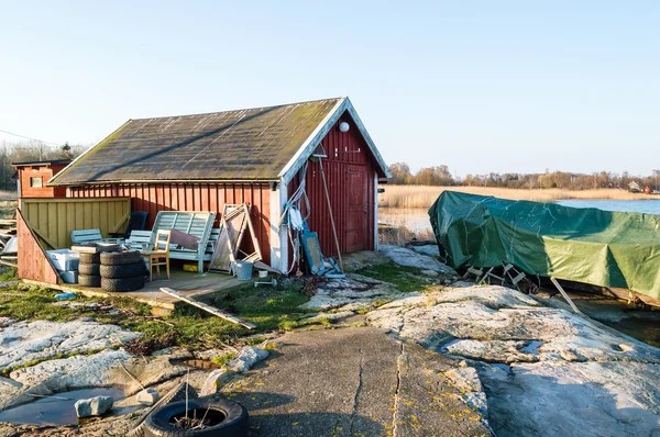 Überdachtes Boot und Bootshaus — Stockfoto