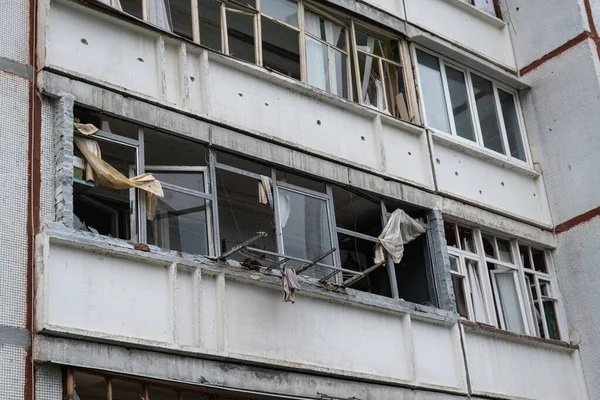 Oorlog Oekraïne 2022 Vernietigd Gebombardeerd Verbrand Woongebouw Russische Raketten Kharkiv — Stockfoto