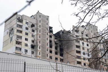 Ukrayna 2022 'de savaş. Kharkiv Ukrayna 'daki Rus füzeleri sonrasında yıkıldı, bombalandı ve yakıldı. Rus saldırganlığı. Rus saldırısı Ukrayna 'da. Rusya Ukrayna 'yı bombalıyor