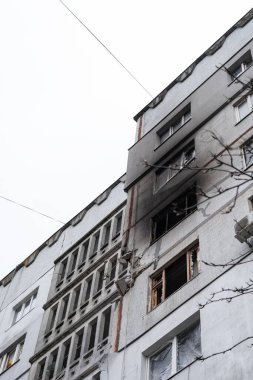 Ukrayna 2022 'de savaş. Kharkiv Ukrayna 'daki Rus füzeleri sonrasında yıkıldı, bombalandı ve yakıldı. Rus saldırganlığı. Rus saldırısı Ukrayna 'da. Rusya Ukrayna 'yı bombalıyor