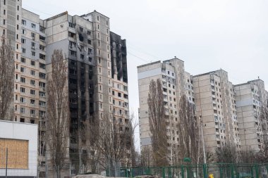 Ukrayna 2022 'de savaş. Kharkiv Ukrayna 'daki Rus füzeleri sonrasında yıkıldı, bombalandı ve yakıldı. Rus saldırganlığı. Rus saldırısı Ukrayna 'da. Rusya Ukrayna 'yı bombalıyor