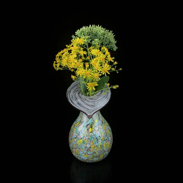 Starožitná Křišťálová Váza Černém Izolovaném Pozadí Retro Skleněná Váza Abstraktním — Stock fotografie