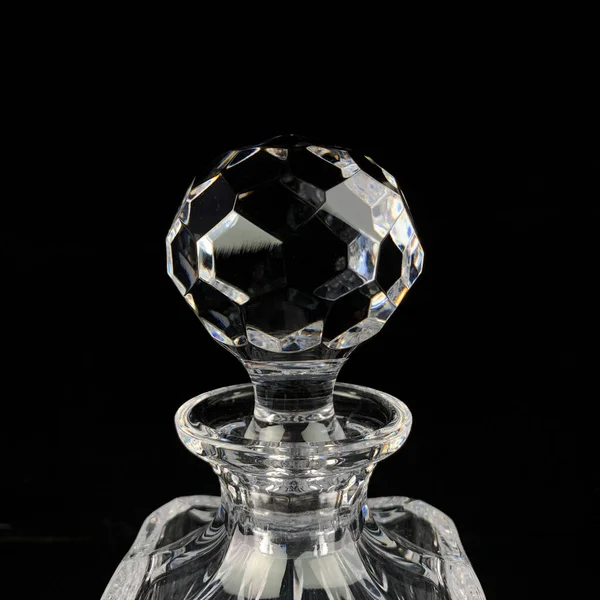 Antik Üveg Dekanter Geometriai Mintával Gcarafe Közeli Képéről Fekete Elszigetelt — Stock Fotó