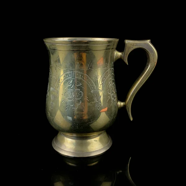 Antique Metal Mug Vintage Gold Mug Engraved Latin Service Black — Foto de Stock