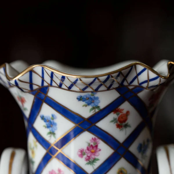 Zabytkowy Ceramiczny Wazon Luksusowym Wnętrzu Wzorzysty Porcelanowy Wazon Elementy Zabytkowego — Zdjęcie stockowe