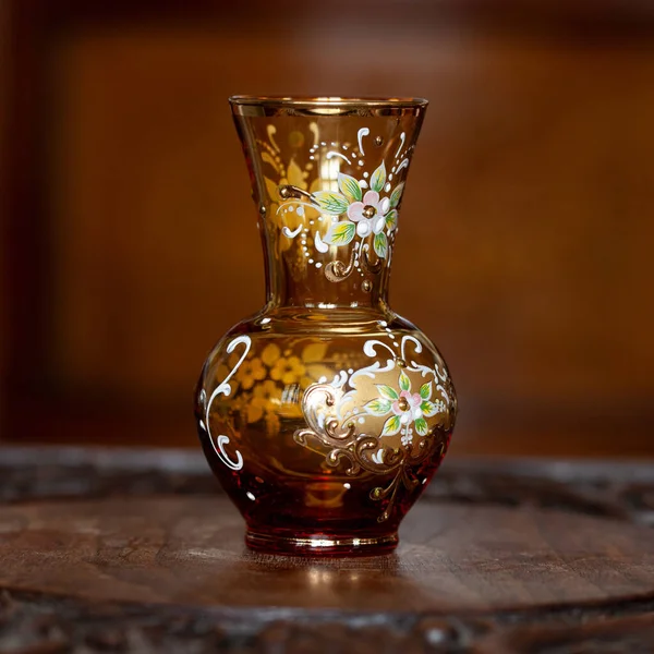 Antike Orangefarbene Glasvase Mit Blumenmuster Luxuriösen Interieur Handbemalte Kristallvase — Stockfoto