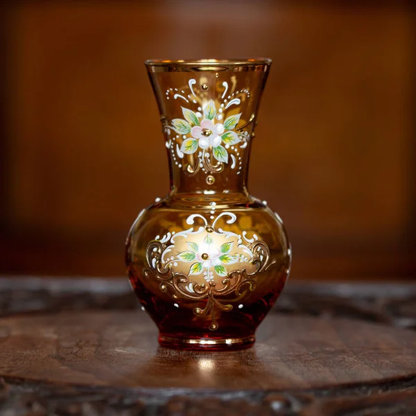 Antieke Oranje Glazen Vaas Met Bloemmotief Luxe Interieur Met Hand — Stockfoto