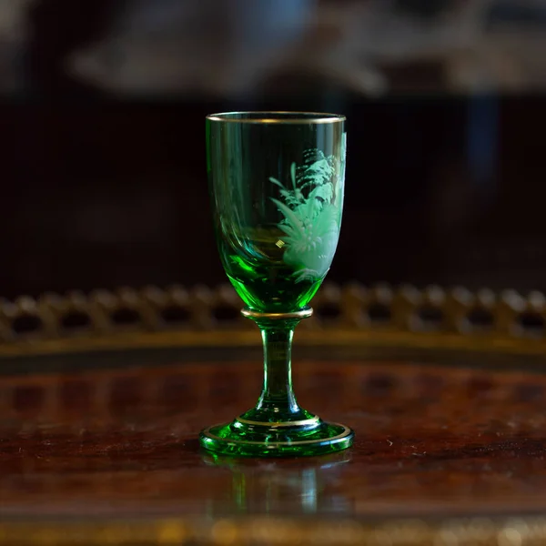 Green Glass Wineglass Luxury Interior Green Glass Engraving Close Bohemian — Photo