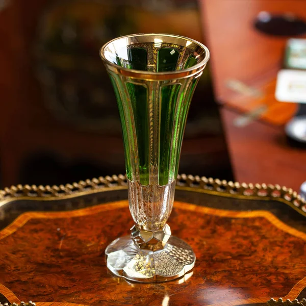 Glass Antique Green Vase Luxury Interior Crystal Vase Gold Painting — Stock fotografie