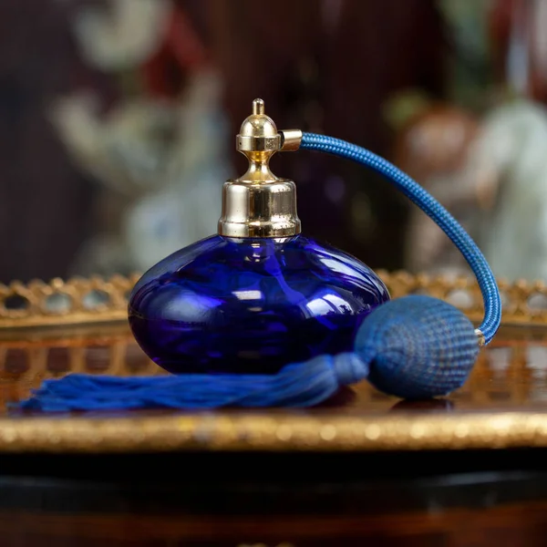 Vintage Bottle Perfume Luxyry Interior Vintage Blue Bottle Perfume Luxyry — стоковое фото