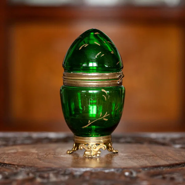 Green Glass Casket Luxury Interior Crystal Green Box Form Egg — Stockfoto