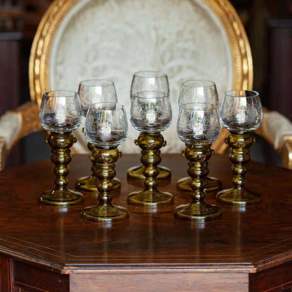 Set Glass Goblets Luxurious Interior Golden Antique Goblet Close Bohemian — стоковое фото