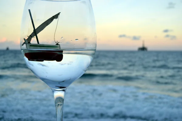 The boat in the glass — Stock Photo, Image