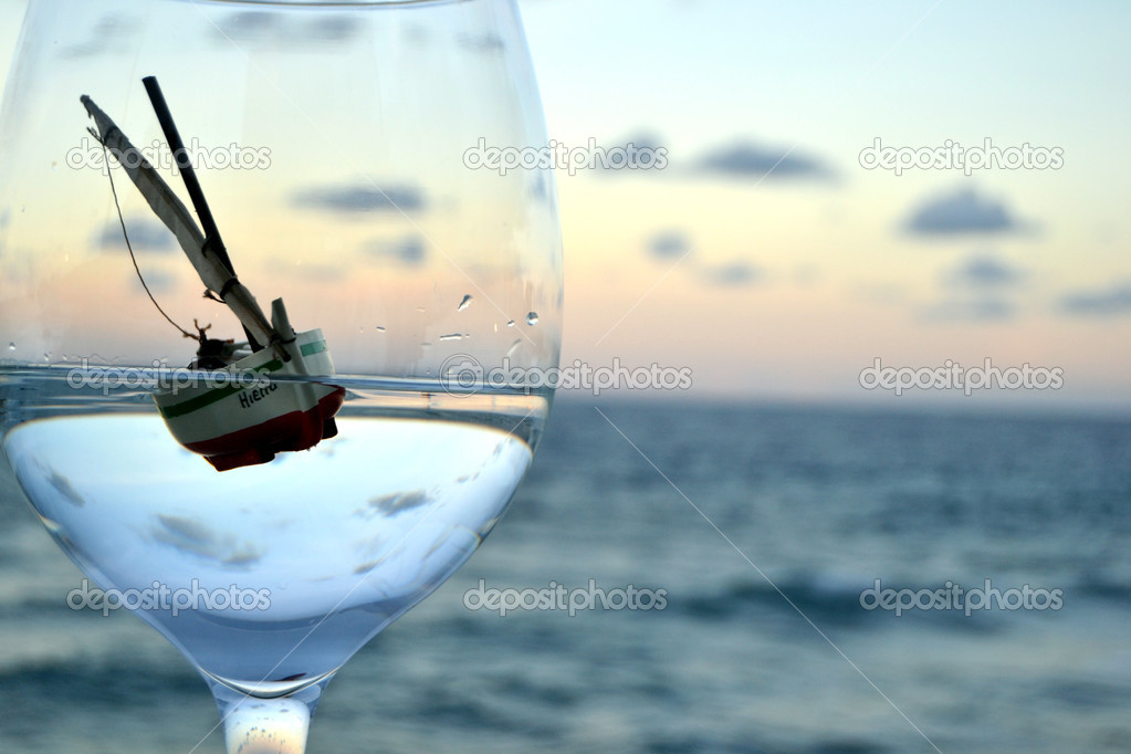 The boat in the glass