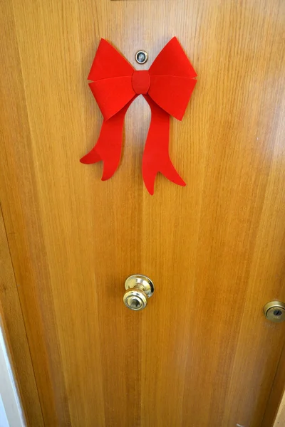 Fiocco rosso sulla porta — Foto Stock