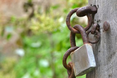 ahşap kapı asma kilit