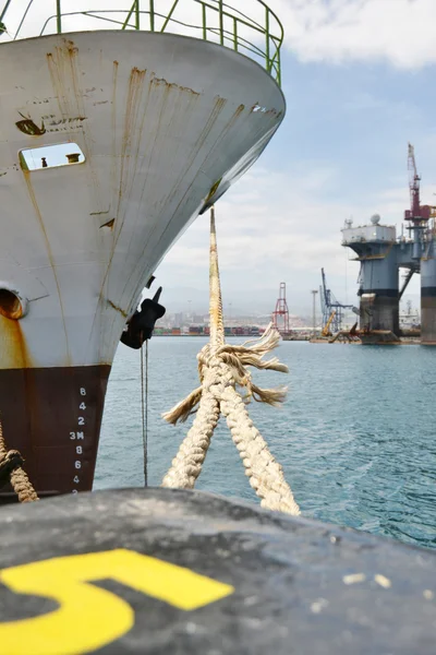 Boot auf dem Dock — Stockfoto