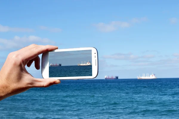 Taking a picture with mobile phone — Stock Photo, Image