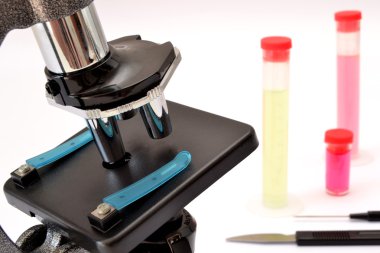 mikroskop ve test tüpleri