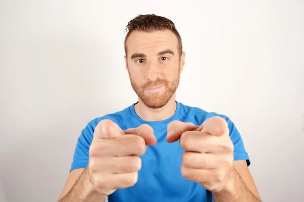 Man wijzend op camera — Stockfoto