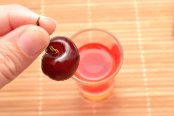 Výstřel a cherry — Stock fotografie