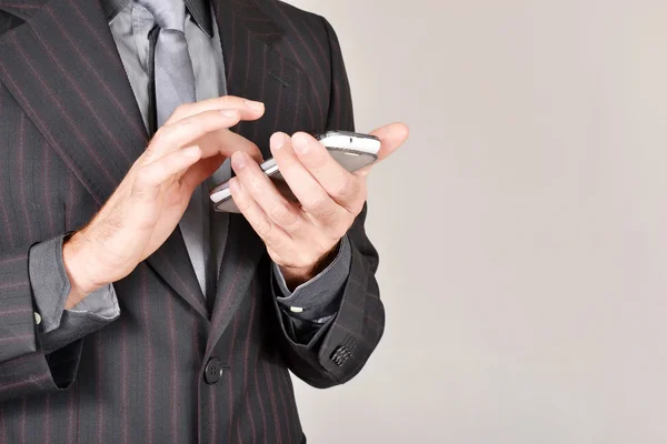Man using a mobile phone — Stock Photo, Image