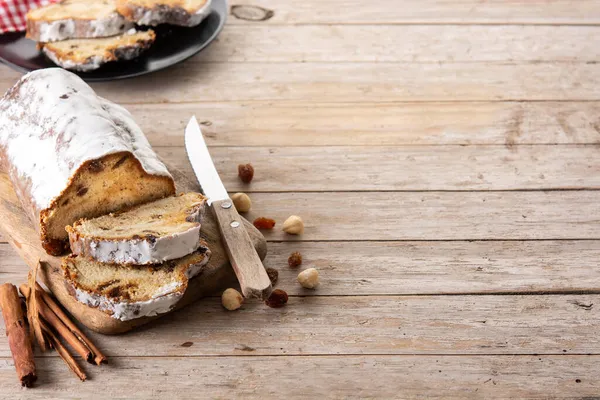 Tradizionale Natale Tedesco Stollen Tavola Legno Copia Spazio — Foto Stock