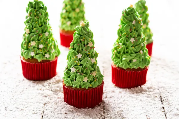 Cupcake Dell Albero Natale Sul Tavolo Legno — Foto Stock