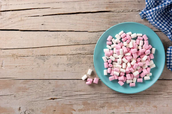Sweet Marshmallows Topping Wooden Table Top View Copy Space — Stockfoto