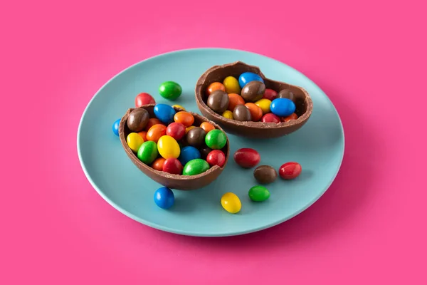 Цветной Шоколад Пасхальные Яйца Розовом Фоне — стоковое фото