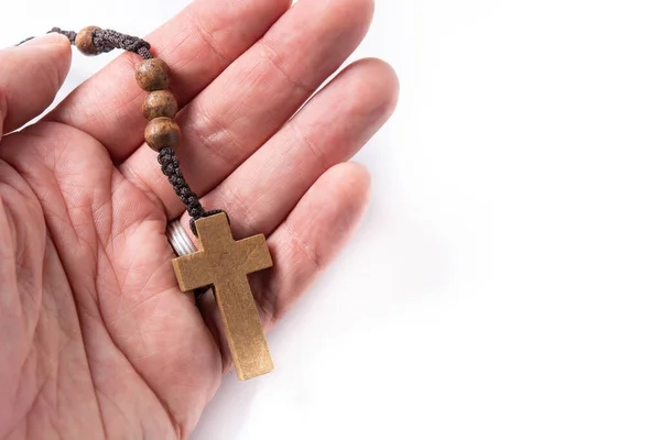 Mão Com Rosário Cruz Católica Isolada Sobre Fundo Branco — Fotografia de Stock