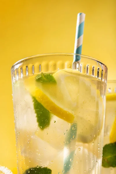 Glass Fresh Lemonade Yellow Background Close — Stock Photo, Image