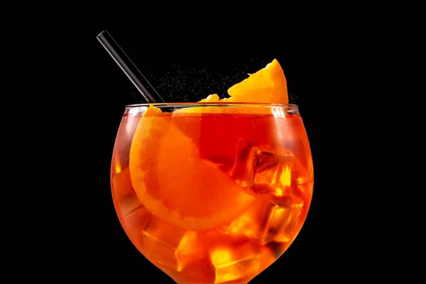 Copa Aperol Spritz Cóctel Sobre Fondo Negro —  Fotos de Stock