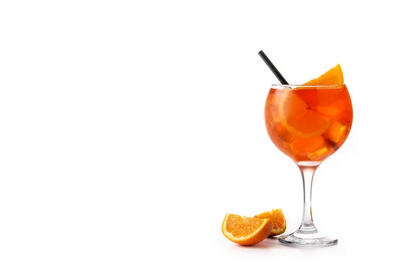 Glas Aperol Spritz Cocktail Geïsoleerd Witte Achtergrond Kopie Ruimte — Stockfoto