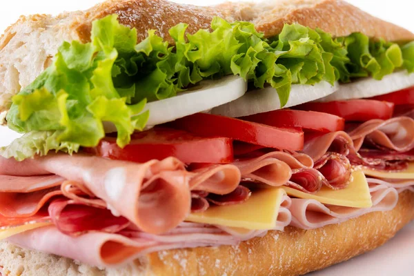 Boot Sandwich Mit Schinken Käse Salat Tomaten Zwiebeln Mortadella Und — Stockfoto