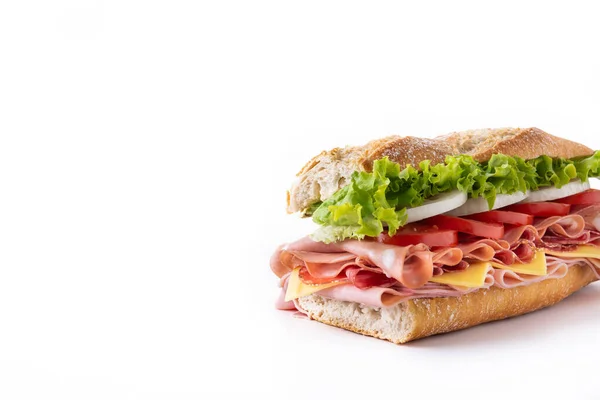 Panino Sottomarino Con Prosciutto Formaggio Lattuga Pomodori Cipolla Mortadella Salsiccia — Foto Stock