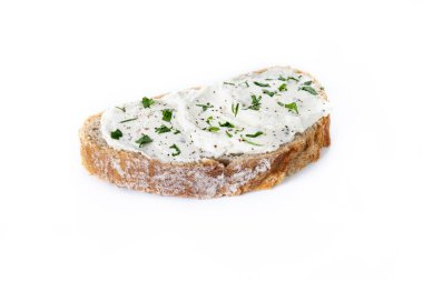 Beyaz arka planda izole edilmiş krem peynirli tost.