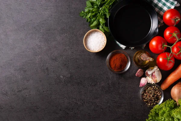 Assortment Vegetables Herbs Spices Black Background Top View Copy Space — Stock Photo, Image