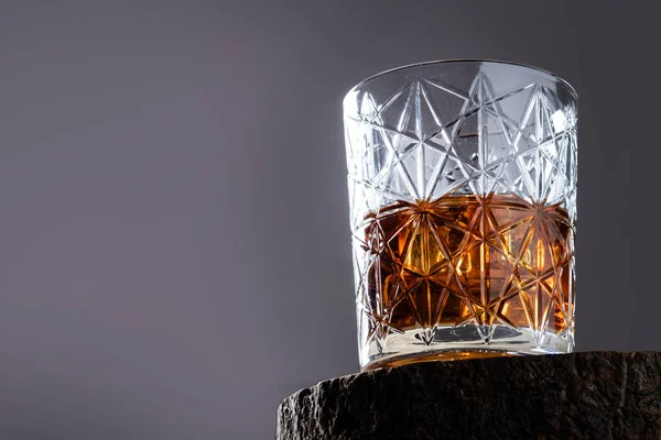 Whisky Glas Grijze Achtergrond Kopieerruimte — Stockfoto