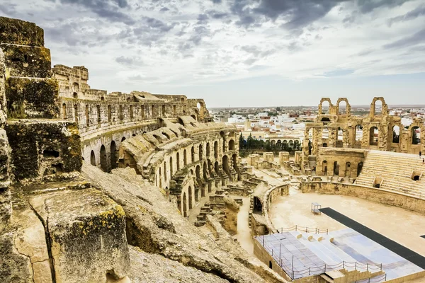 Tipi di anfiteatro romano nella città di El JEM in Tunisia — Foto Stock