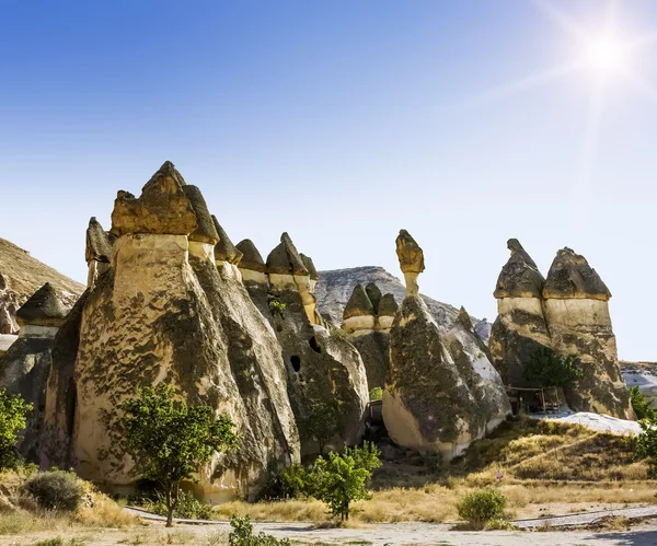 Bizarre rock formations of volcanic Tuff and basalt in Cappadoci — Stock Photo, Image