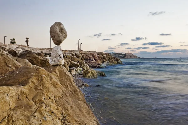 Visa från klippiga stränderna vid Medelhavet i jaffa — Stockfoto