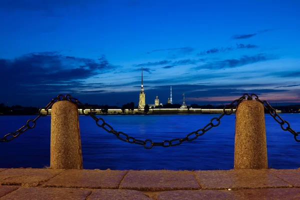 White nights in St. Petersburg. view of the Peter and Paul Fortress. — Stock Photo, Image
