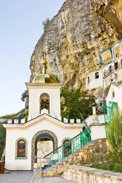 Svyato-uspensky mağara Manastırı, chufut-kale, Kırım — Stok fotoğraf