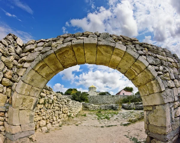 Antico arco in pietra. Chersonesos antico — Foto Stock