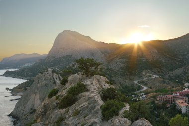 Kırım, sudak dağlarda günbatımı.