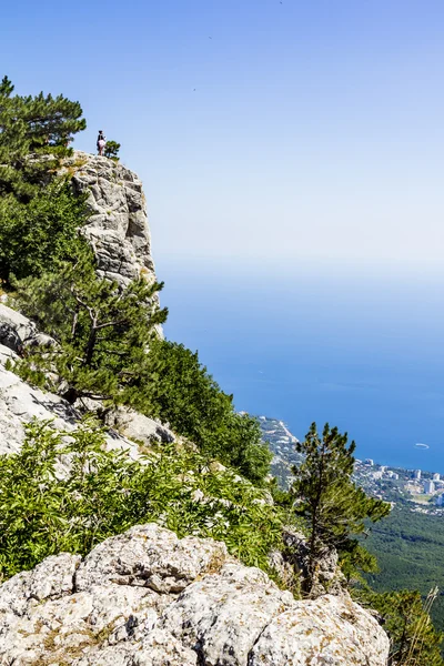 View from Mount Ai-Petri to Yalta and the coast of Crimea, Ukrai — Stock Photo, Image