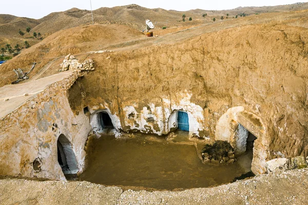 Casa subterrânea de trogladitas no deserto da Tunísia, Matmat — Fotografia de Stock