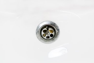 Lavabonun drenaj delik
