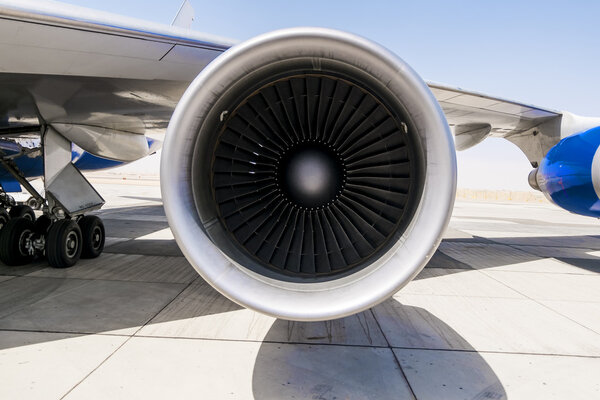 Jet engine on the wing of an aircraft